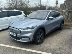 Silber Gebraucht 2023 Ford Mustang Mach-E Basis SUV | 39.590 € (Guter Preis)