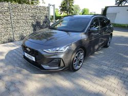 Magnetic metallic Gebraucht 2023 Ford Focus ST-Line Kombi | 20.880 € (Guter Preis)