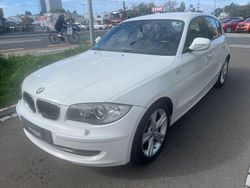 Weiß Gebraucht 2011 BMW 118 Sport Line Kleinwagen | 5.900 € (Fairer Preis)
