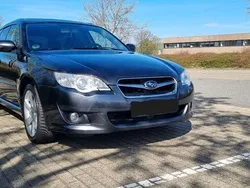 Grau Gebraucht 2007 Subaru Legacy Active Kombi | 8.900 € (Etwas zu teuer)