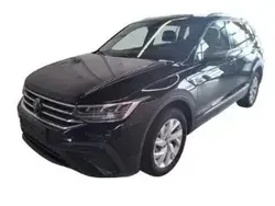 Deep black perleffekt Gebraucht 2024 VW Tiguan Allspace Business SUV | 34.589 € (Superpreis)