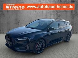 Agate black metallic Gebraucht 2024 Ford Focus ST Kombi | 39.890 € (Etwas zu teuer)