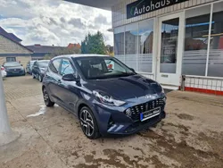 Grau Gebraucht 2022 Hyundai i10 Edition 30+ Kleinwagen | 12.999 € (Fairer Preis)
