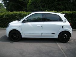 Weiß Gebraucht 2022 Renault Twingo Urban Night Kleinwagen | 15.600 € (Fairer Preis)