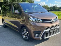 Braun Gebraucht 2020 Toyota Proace Team Van | 33.900 € (Fairer Preis)