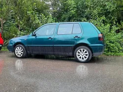Grün Gebraucht 1997 VW Golf III Family Limousine | 850 €
