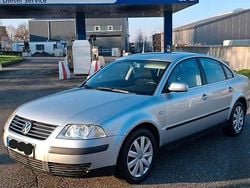Silber Gebraucht 2002 VW Passat Trendline Limousine | 2.000 € (Fairer Preis)