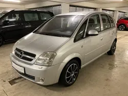 Silber Gebraucht 2005 Opel Meriva Edition Van / Kleinbus | 2.250 € (Etwas zu teuer)