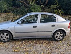 Grau Gebraucht 2011 Opel Astra Limousine | 1.150 €