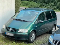 Grün Gebraucht 2001 VW Sharan Van / Kleinbus | 4.990 €