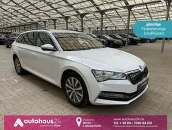 Weiß Gebraucht 2021 Skoda Superb Ambition Kombi | 20.330 € (Guter Preis)