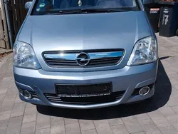 Grau Gebraucht 2006 Opel Meriva Edition Van / Kleinbus | 3.200 € (Teuer)