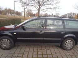 Blau Gebraucht 1999 VW Passat Kombi | 1.100 € (Guter Preis)