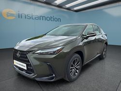 Grün Gebraucht 2024 Lexus NX350h SUV | 56.799 € (Etwas zu teuer)