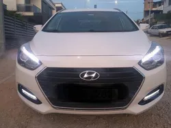 Weiß Gebraucht 2015 Hyundai i40 Trend Kombi | 11.000 € (Etwas zu teuer)