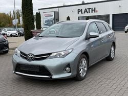 Grau Gebraucht 2013 Toyota Auris Touring Sports Life+ Kombi | 12.490 € (Teuer)