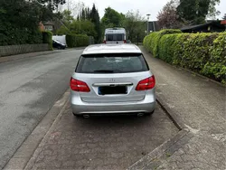 Silber Gebraucht 2014 Mercedes B180 Van / Kleinbus | 12.900 € (Fairer Preis)