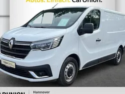 Weiß Gebraucht 2023 Renault Trafic Komfort Van | 26.975 € (Teuer)