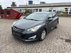 Schwarz Gebraucht 2011 Hyundai i40 Comfort Kombi | 2.500 € (Teuer)