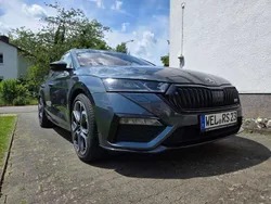 Grau Gebraucht 2021 Skoda Octavia RS Kombi | 29.999 € (Etwas zu teuer)