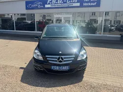 Schwarz Gebraucht 2011 Mercedes B200 Van / Kleinbus | 2.950 € (Superpreis)