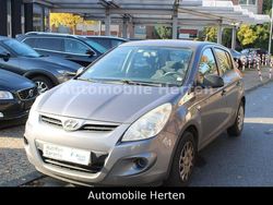 Grau Gebraucht 2011 Hyundai i20 Kleinwagen | 1.990 €