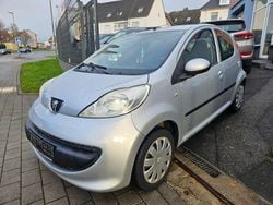Silber Gebraucht 2005 Peugeot 107 Kleinwagen | 1.200 € (Guter Preis)