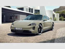 Grün Gebraucht 2024 Porsche Taycan GTS Limousine | 138.378 €