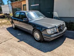 Schwarz Gebraucht 1992 Mercedes 220 Limousine | 8.999 €