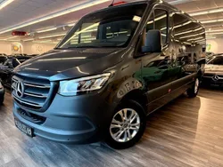 Grau Gebraucht 2019 Mercedes Sprinter Van | 65.900 €