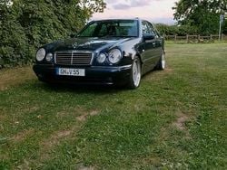 Blau Gebraucht 1997 Mercedes E55 AMG AMG Limousine | 12.699 €