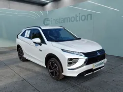 Weiß Gebraucht 2022 Mitsubishi Eclipse Cross Plus SUV | 27.790 € (Etwas zu teuer)