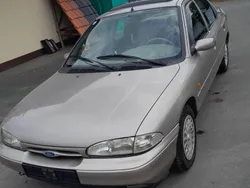 Silber Gebraucht 1993 Ford Mondeo Limousine | 2.500 €