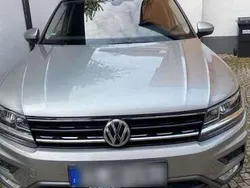 Grau Gebraucht 2017 VW Tiguan Highline SUV | 21.000 € (Fairer Preis)
