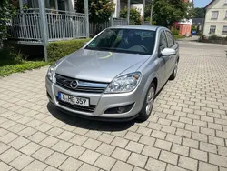 Silber Gebraucht 2008 Opel Astra Limousine | 4.600 € (Etwas zu teuer)