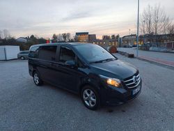 Blau Gebraucht 2019 Mercedes V220 Van / Kleinbus | 34.900 € (Superpreis)