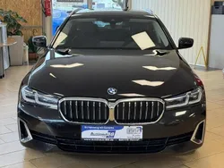 Schwarz black sapphire metallic Gebraucht 2021 BMW 530e Luxury Line Kombi | 25.900 € (Guter Preis)