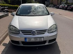 Silber Gebraucht 2004 VW Golf V Kleinwagen | 2.500 € (Etwas zu teuer)