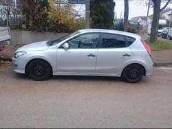 Silber Gebraucht 2010 Hyundai i30 Limousine | 2.700 € (Fairer Preis)