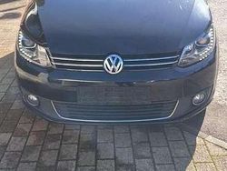 Schwarz Gebraucht 2014 VW Touran Van / Kleinbus | 7.700 € (Fairer Preis)