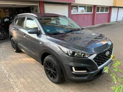 Grau Gebraucht 2019 Hyundai Tucson SUV | 14.700 € (Guter Preis)