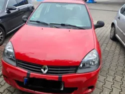 Rot Gebraucht 2012 Renault Clio IV Kleinwagen | 2.500 €