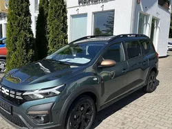 Grün Neu 2025 Dacia Jogger Extreme Kombi | 24.420 € (Etwas zu teuer)