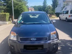 Grau Gebraucht 2006 Ford Fusion Kombi | 2.600 €