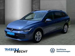 Blau Gebraucht 2024 VW Golf VIII Life Kombi | 27.280 € (Fairer Preis)