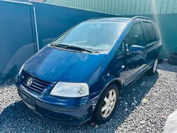 Blau Gebraucht 2003 VW Sharan Van / Kleinbus | 980 €
