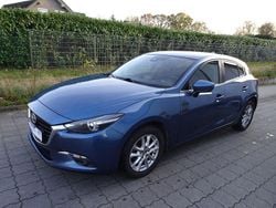Blau Gebraucht 2017 Mazda 3 Exclusive-Line Limousine | 14.490 € (Fairer Preis)