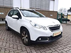 Weiss banquise Gebraucht 2015 Peugeot 2008 Active SUV | 5.999 € (Guter Preis)