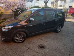 Schwarz Gebraucht 2019 Dacia Lodgy Comfort Van / Kleinbus | 10.900 € (Guter Preis)