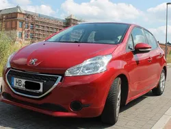 Rot Gebraucht 2014 Peugeot 208 Active Kleinwagen | 3.300 € (Guter Preis)